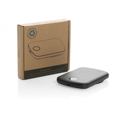 Logotrade Werbegeschenke das Foto: MagBoost 5.000mAh magnetische Powerbank aus RCS rec. Plastik