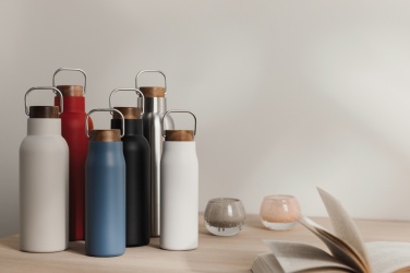 Logotrade Logogeschenke das Foto: VINGA Ciro RCS recycelte Vakuumflasche 580ml