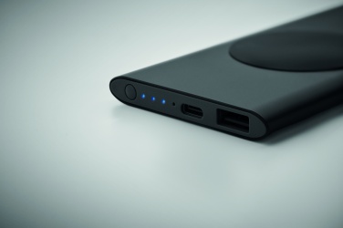 Logotrade Geschäftsgeschenke das Foto: Powerbank mit Ladestation 15W