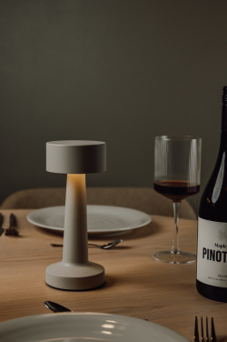 Logotrade Logogeschenke das Foto: VINGA Maris Tischleuchte aus RCS recyceltem ABS