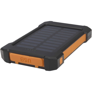 Logotrade Werbegeschenke das Foto: Altair 10 W 5000 mAh robuste Solar Powerbank aus recyceltem Kunststoff mit integrierter Taschenlampe