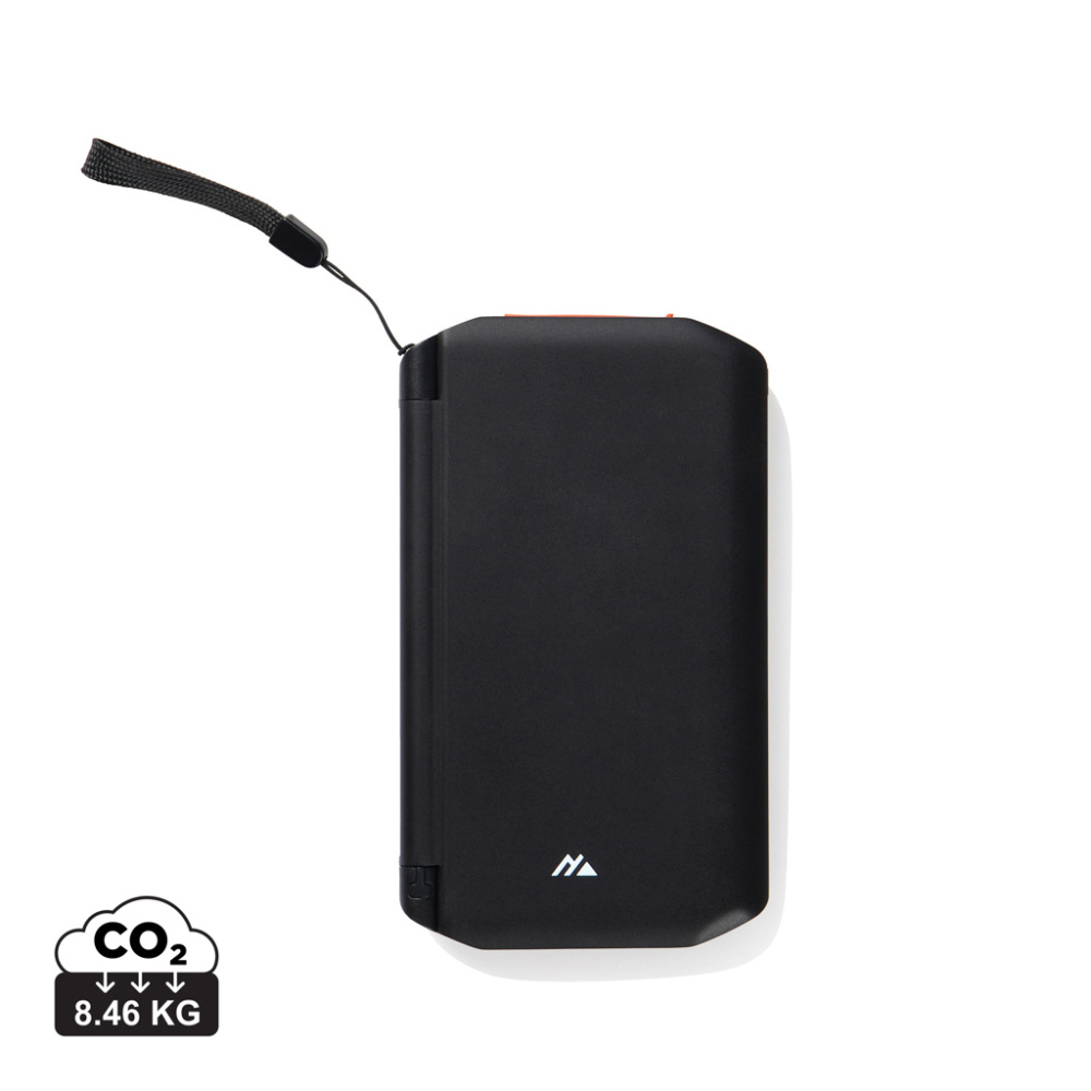 Logotrade werbemittel das Foto: Nordic Drift Titan 10.000mAh Solar Powerbank with 3 Panels