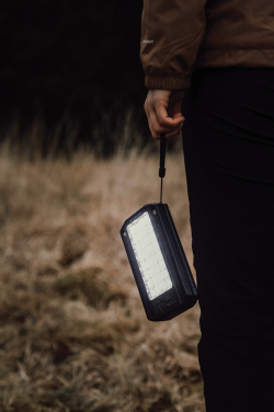 Logotrade Firmengeschenke das Foto: Nordic Drift Titan 10.000mAh Solar Powerbank with 3 Panels