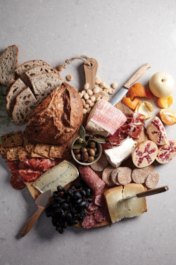 Logo trade promotional giveaway photo of: VINGA Buscot Round Serving Board