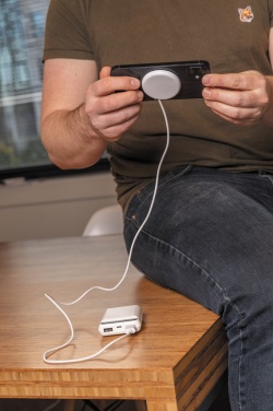 Logo trade business gift photo of: 5W magnetic wireless charger