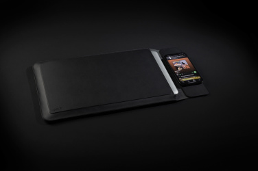 Logotrade promotional giveaway picture of: Swiss Peak 15W magnetic charging laptop sleeve 14-15,6"