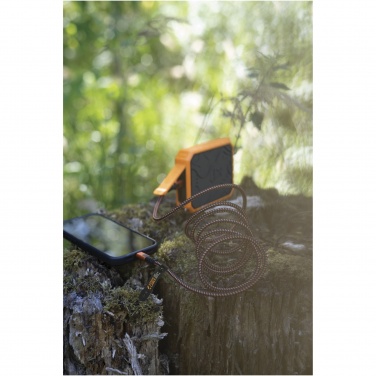 Logotrade reklaamtoote foto: Xtorm XR201 Xtreme 10 000 mAh 20 W QC3.0 veekindel vastupidav akupank koos taskulambiga