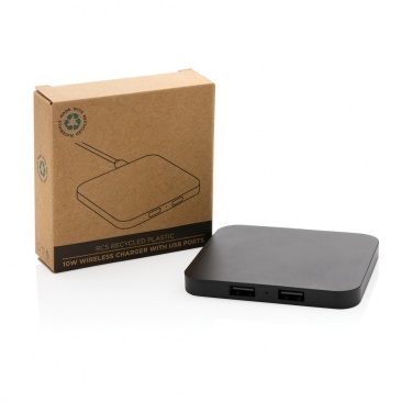 Logotrade ärikingituse foto: RCS taaskasutatud plastist 10 W juhtmeta laadija USB-portidega