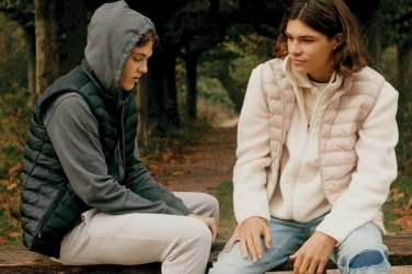 Logo trade reklaamkingi pilt: Iqoniq Meru meeste taaskasutatud polüestrist vest