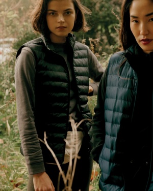 Logo trade firmakingi pilt: Iqoniq Meru naiste taaskasutatud polüestrist vest