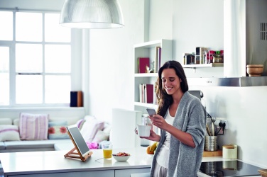 Logotrade ärikingituse foto: Bambusest tahvelarvuti alus TUANUI