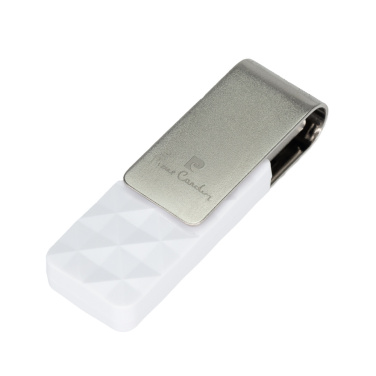 Logotrade firmakingi foto: PENDRIVE PIERRE CARDIN USB 32GB
