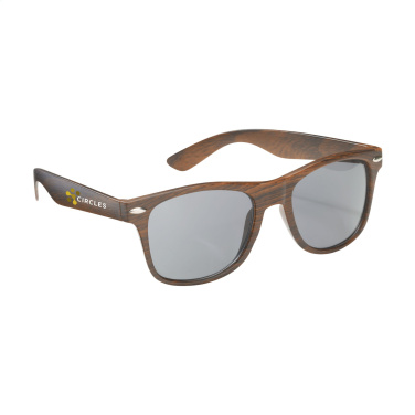 Logotrade ärikingitused pilt: LookingWood päikeseprillid
