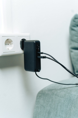 Logotrade reklaamtoote foto: Urban Vitamin Eureka hübriid GANcharger 10000mah akupank 65W