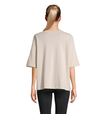 Logotrade reklaamkingituse foto: BOXY WOMEN OVERSIZE T-SÄRK