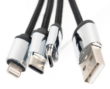 Logo trade reklaamkingi pilt: 4-ühes kaabel puidust korpuses helendava logoga