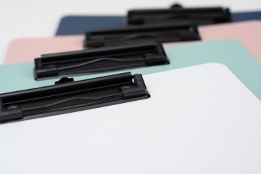 Logotrade ärikingi foto: Kirjutusalus klambriga