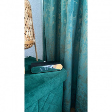 Logo trade reklaamtooted foto: Äratuskell ja juhtmevaba laadija ADELAIDE