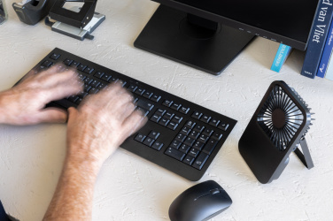 Logo trade meene pilt: Aervina RCS taaskasutatud plastist laetav lauaventilaator