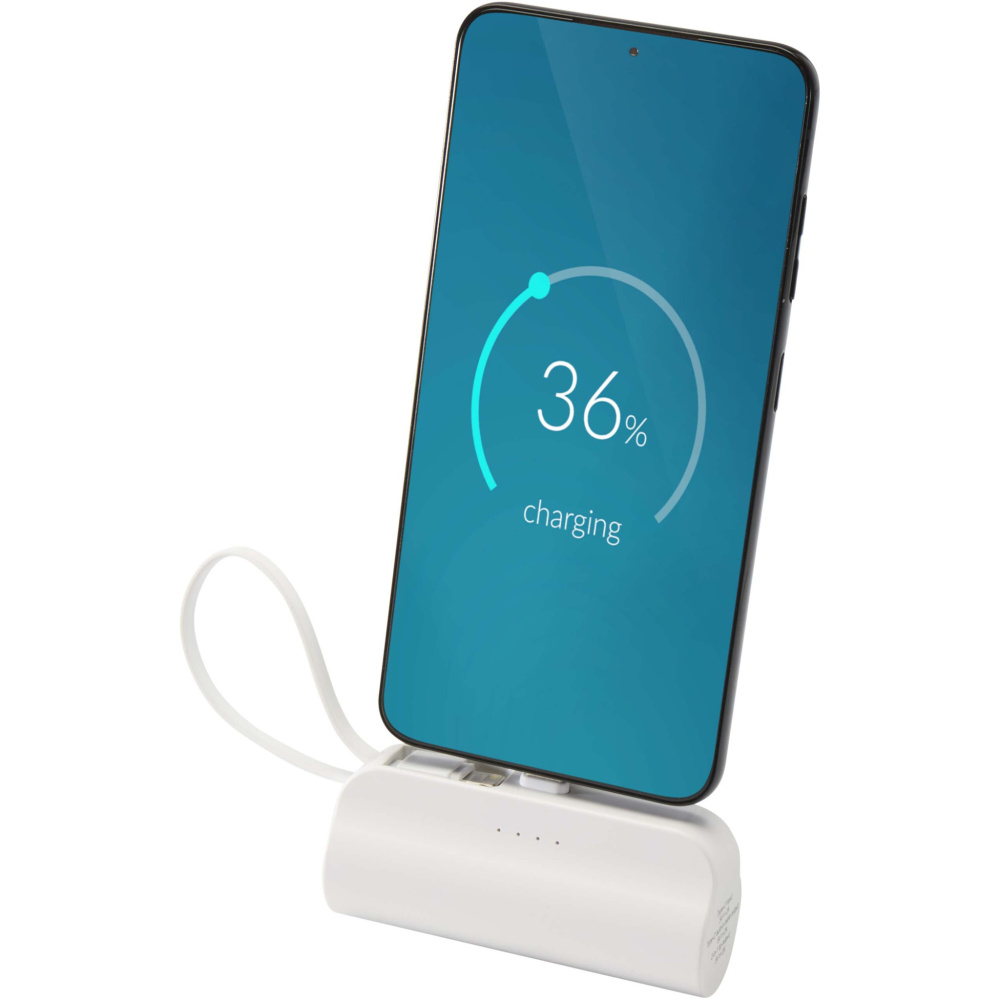Logotrade mainostuotet kuva: Alnair 5 000 mAh:n ja 10 W:n kierrätetystä muovista valmistettu Type-C-varavirtalähde, jossa sisäänrakennettu jalusta ja 2-in-1-kaapeli