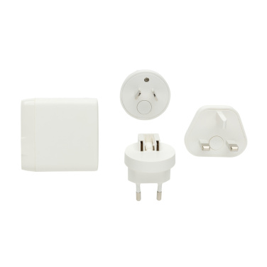 Logotrade firminės dovanos nuotrauka: TravelCharge Pro RCS rplastikinis kelioninis įkroviklis su USB C