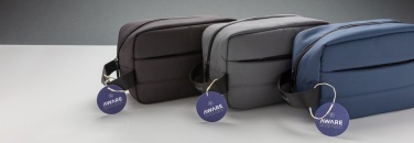 Logotrade Ideja dāvanas foto: Impact AWARE™ RPET tualetes piederumu soma