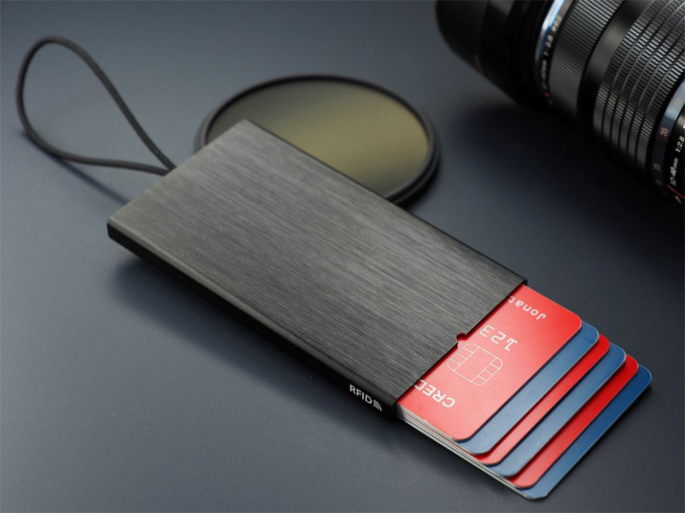 Logotrade logo dāvanas foto: RFID kredītkaršu un vizītkaršu ietvars 126615500