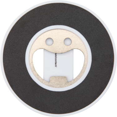 Logotrade korporatīvās dāvanas foto: Ain pārstrādātas plastmasas magnētiskais telefona statīvs ar pudeļu attaisāmo