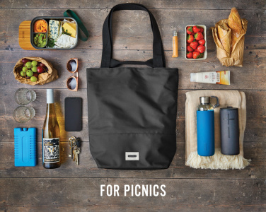 Логотрейд pекламные cувениры картинка: Черная термосумка-тоут/холодильник Blum 16 л