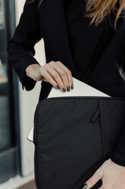 Лого трейд бизнес-подарки фото: Чехол для ноутбука KENTO URBAN RCS из переработанного нейлона, 15,6 дюймов.