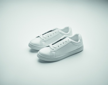 Logotrade kampanjprodukter bild: Sneakers i PU stl 37