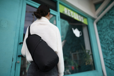 Logotrade profilreklam bild: Renew AWARE™ rPET Sling väska