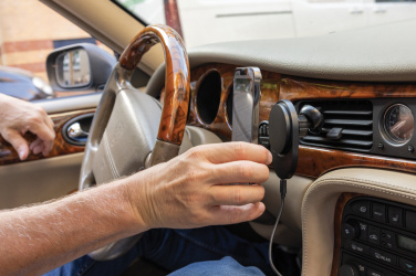 Logotrade presentreklam bild: PowerCruze RCS rplastic 15W magnetisk laddnings- bilhållare